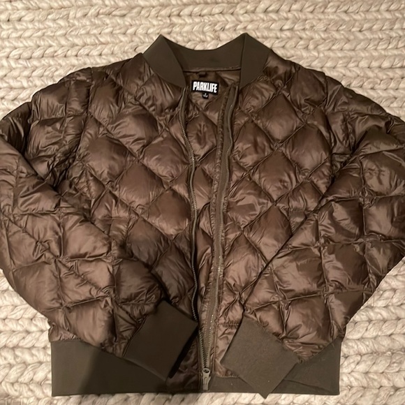 Aritzia ‘Parklife’ camo green quilted bomber. - Picture 1 of 1